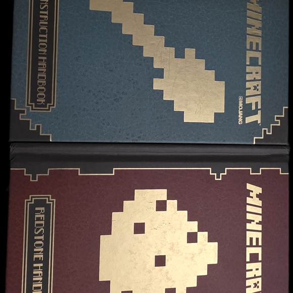 Minecraft Other - Minecraft Red & Blue Hardcover Gaming Guide Set